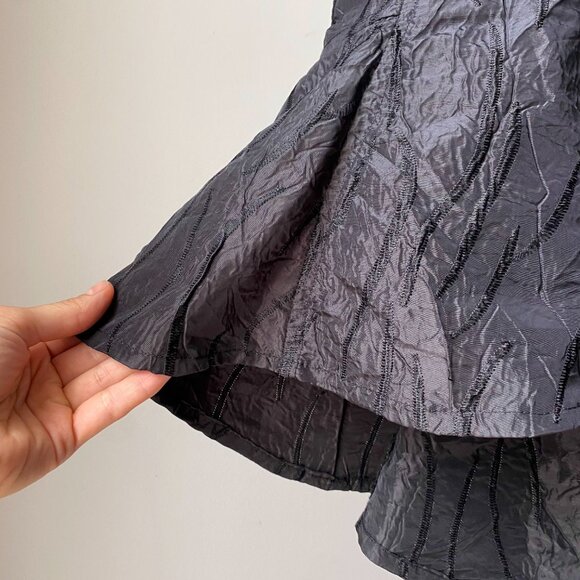 ❄️ Y2K Vintage Black Ruffled Asymmetrical Textured High Low Skirt - Picture 2 of 6